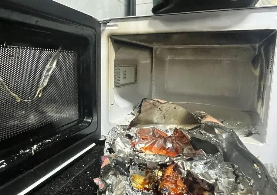 曾是香饽饽的微波炉，为何跌下神坛？看完这几个缺点你就明白了