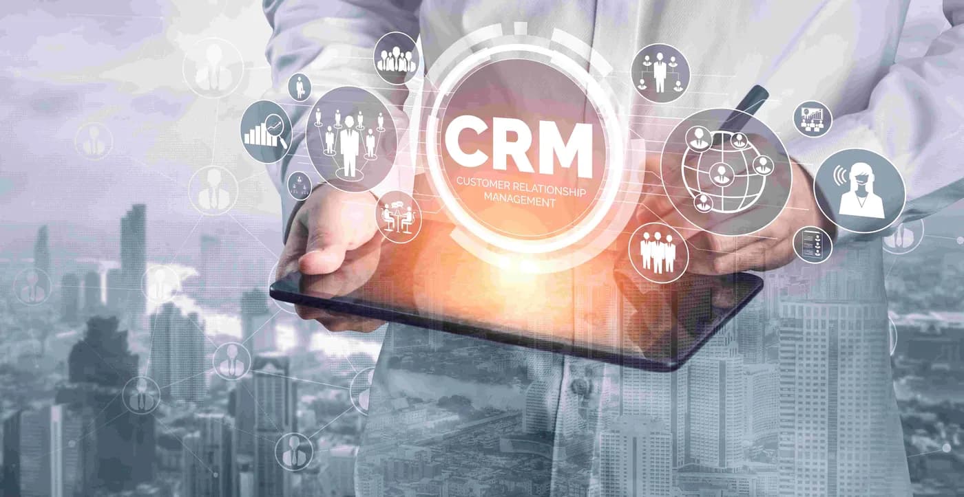 CRM系统：企业数字化转型的智能引擎