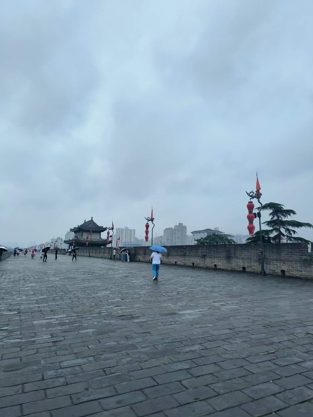 乌鲁木齐到西安多少公里：一段跨越千里的奇妙距离