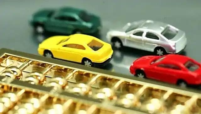 买一辆15万新能源车和买一辆15万油车，10年的开销差距有多大？