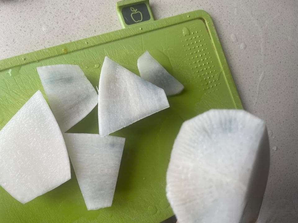 超市买的白萝卜变蓝心，能吃吗？