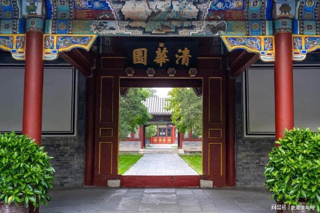 人大附中登顶！清华北大录取人数断层式领先，网友：实至名归