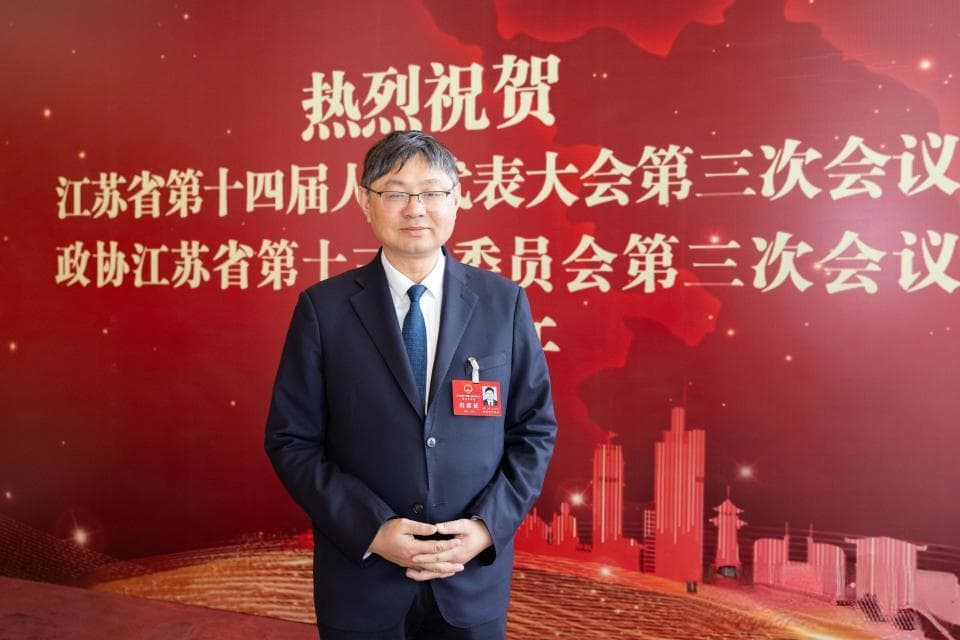 学生“AI依赖症”怎么治？来自高校的江苏代表委员这样支招