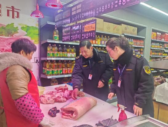 加强春节前肉制品市场安全检查