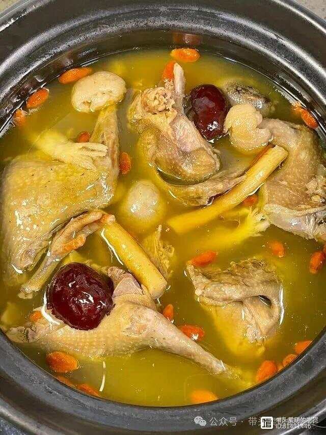 一鸽胜9鸡，秋天多喝这碗红枣桂圆鸽子汤，营养滋补脸色好