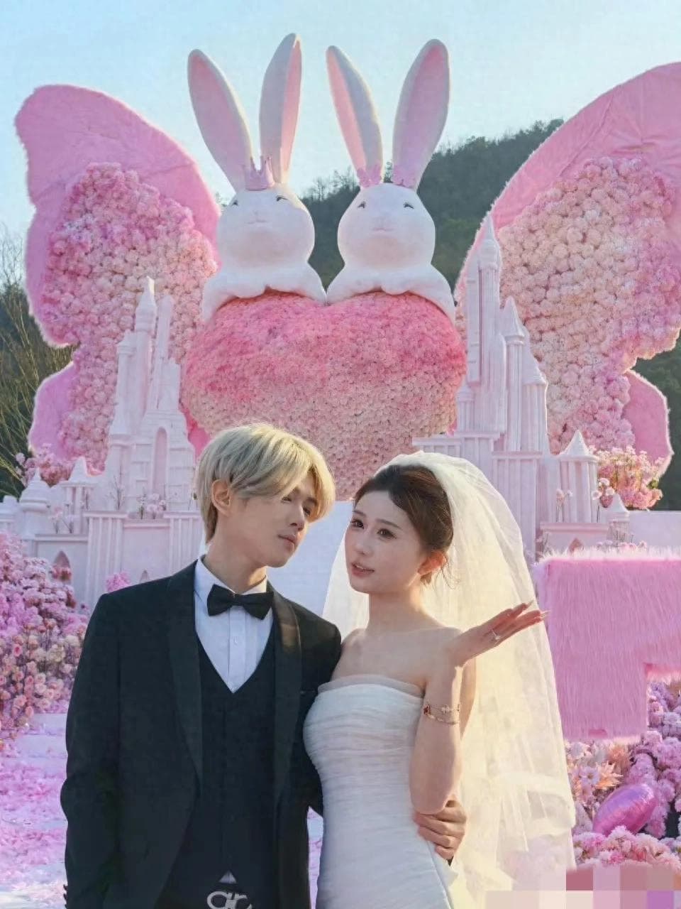 鹿哈求婚成功，求婚现场如黄子韬的低配版，7个月赚了3500万