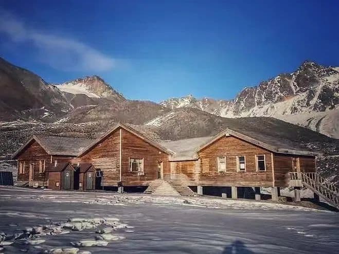 《探索新境》里的入门级宝藏雪山，人少景美被严重低估，新手都能驾驭！