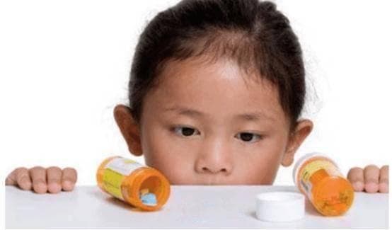 家里的过期药品，还能吃吗？到底是扔是留？医生告诉你答案
