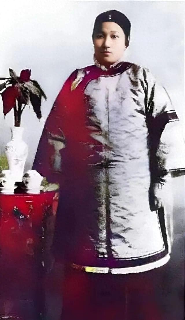 她是缔造近代第一豪门的母亲，却鲜为人知，提起她的儿女家喻户晓