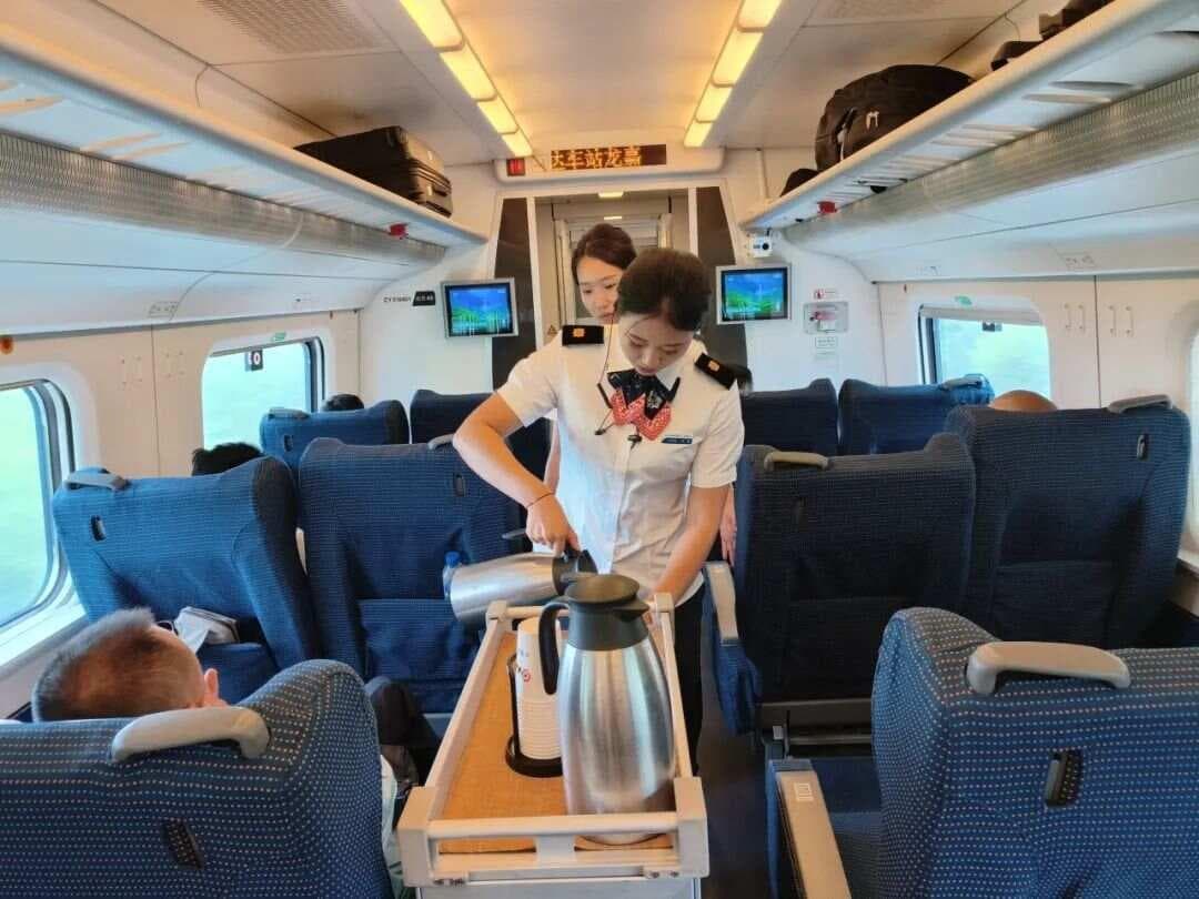 一路美景入眼来