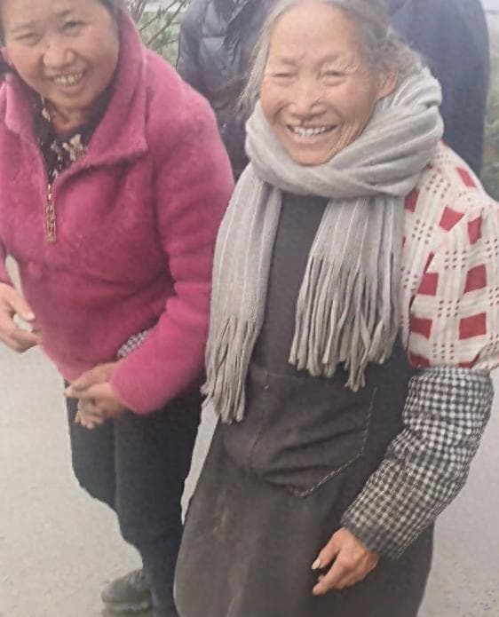 重庆老人网络寻亲成功后续：离家仅4小时车程，不愿离开现任丈夫
