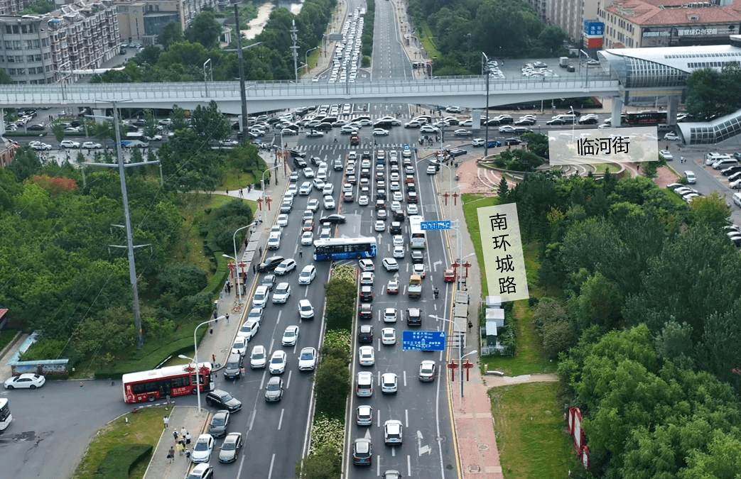 长春市净月区南湖实验学校“一校一策”交通综合治理