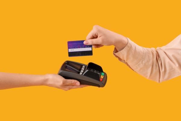 研究：现金支付比信用卡多造成20%心理痛苦