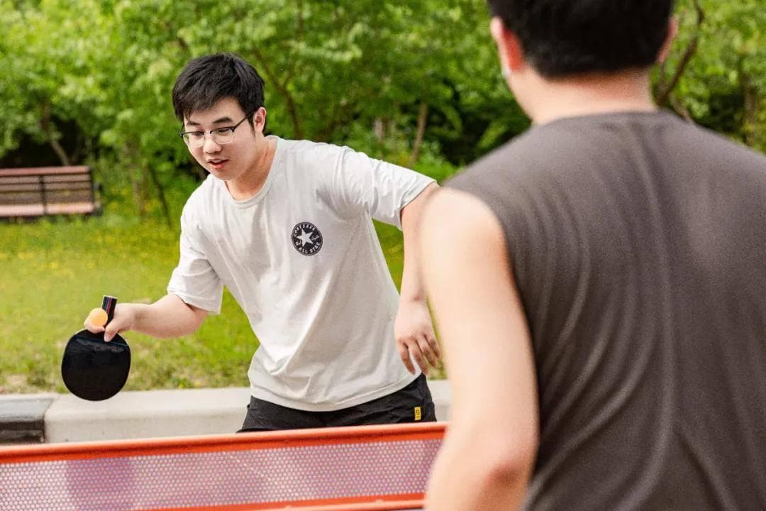 志愿者如何在社会边缘群体中发挥作用，为他们提供帮助和支持，推动他们的社会融入？