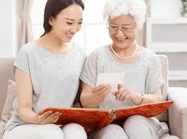 当今社会上“怪现象”系列之四：媳妇如皇后，婆婆似丫鬟