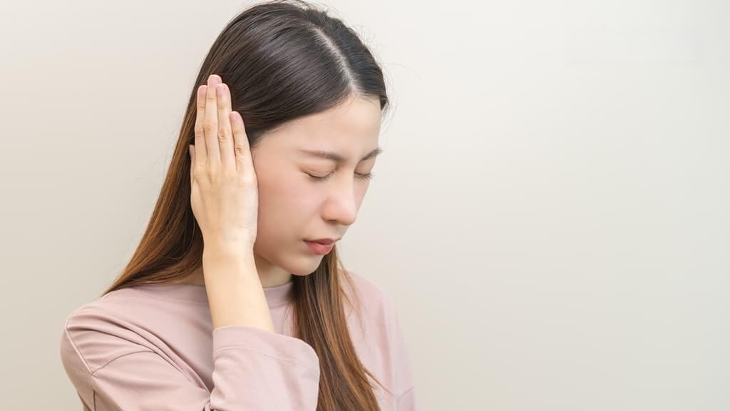 中耳积水怎么办？医生传授吹气球自救法，每天坚持可改善