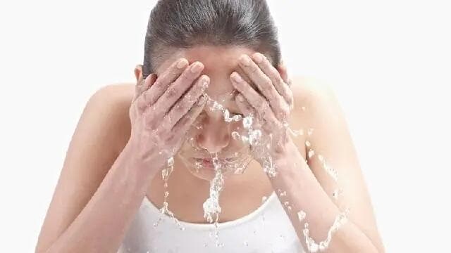 黛昂丝：深层清洁皮肤的正确方法 让你告别暗沉肌肤