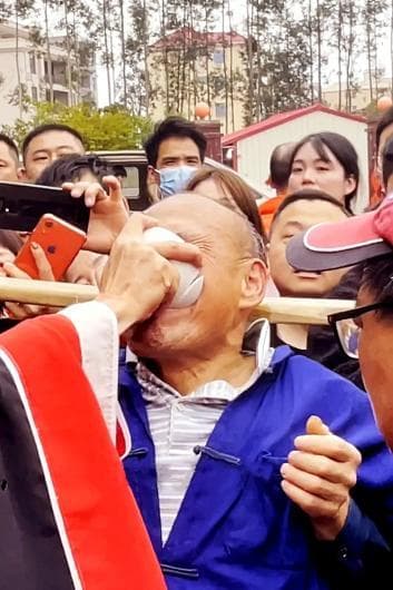 福建莆田元宵：万人参与“圈灯”巡游，重现北宋传统