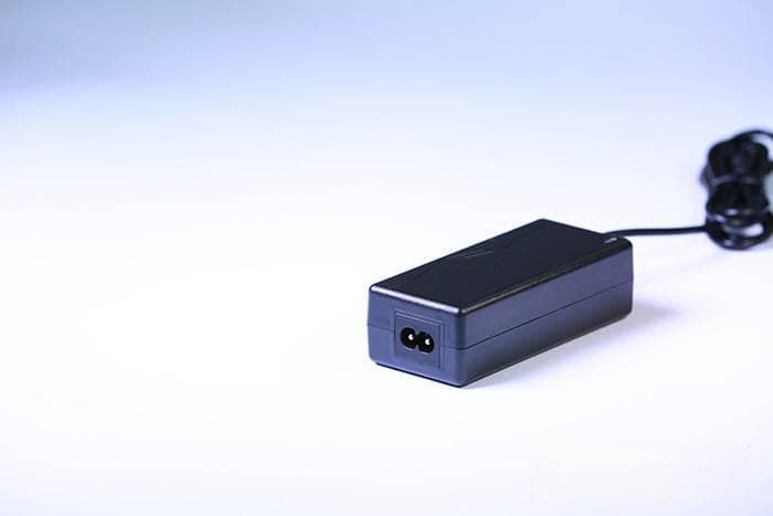 电源适配器9V能否代替12V？专家解读电压兼容性问题