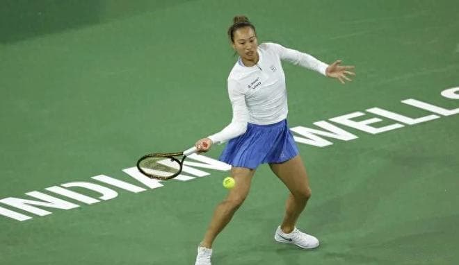 郑钦文2-0击败阿扎伦卡，展现中国金花实力