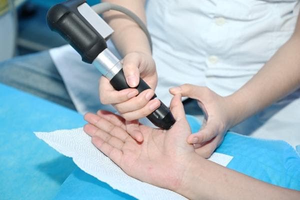 江津区中医院采用冲击波疗法治疗一例腱鞘炎患者