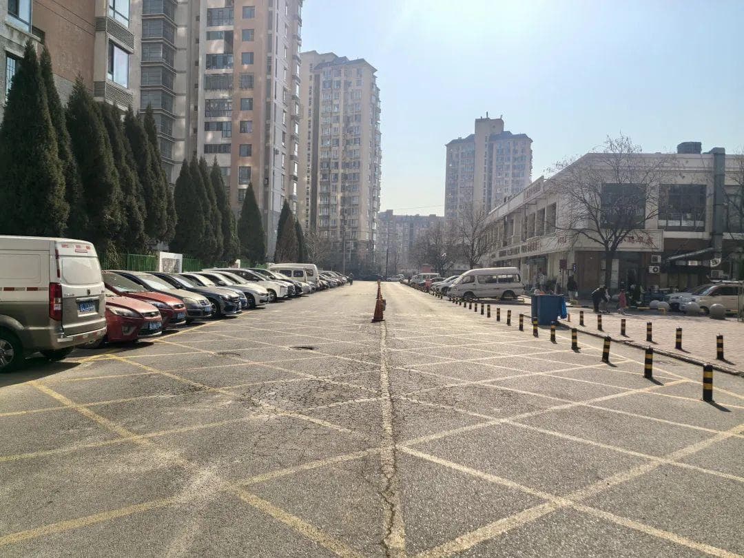 家门口的故事丨居民自治“金钥匙” “解锁”停车难题