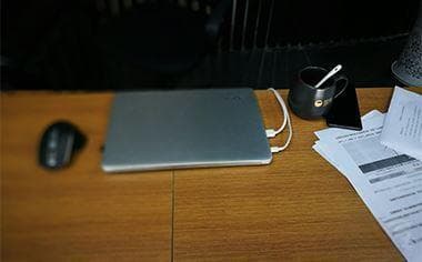 网上购物买到劣质产品时怎样运用法律来维护自己的权益