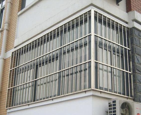为什么越来越多人家里不封阳台了？新型防盗网的安全与便利