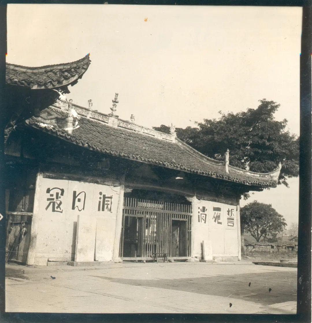 作为建筑学家的林徽因与梁思成，与营造学社173天漫长的调查