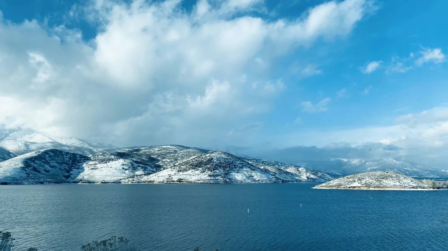 冬游抚仙湖：20℃的温暖，邂逅湖景与雪山