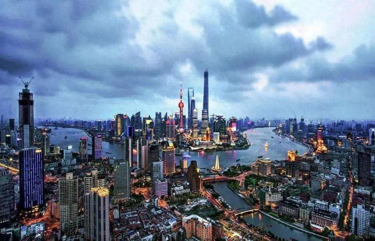中美第一城市对比，纽约834万人创造1。06万亿GDP,上海能否超越？