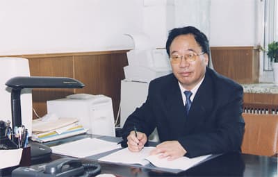 任露泉：农业机械化工程与仿生科学专家