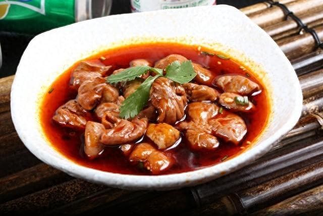 猪大肠怎么做好吃又软烂（烹制美味的烧肥肠制作方法技巧）