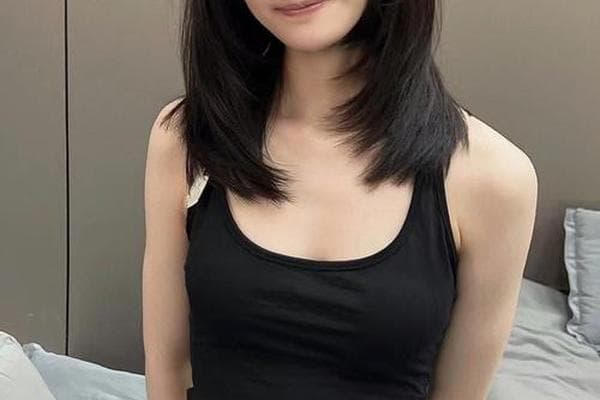 圆脸女生如何改善脸型？全方位修饰指南