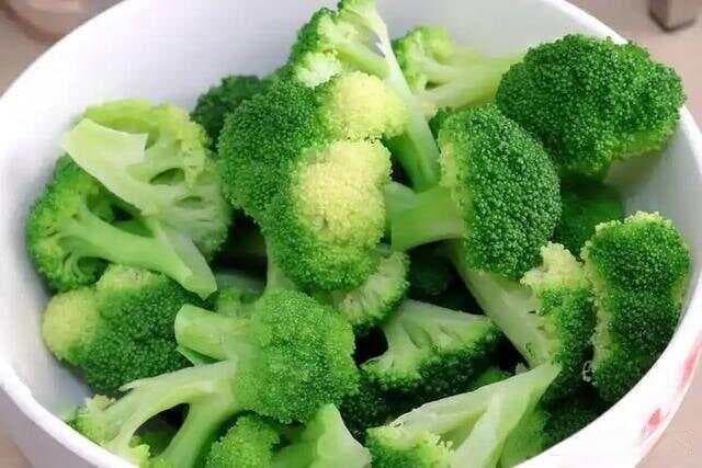 西兰花是修复肾脏的“加速剂”？提醒：3种食物，有助于肾脏修复