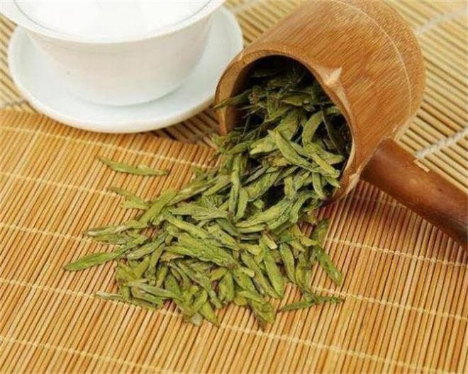 龙井茶是绿茶还是红茶？为什么龙井茶的价格差距会这么大？