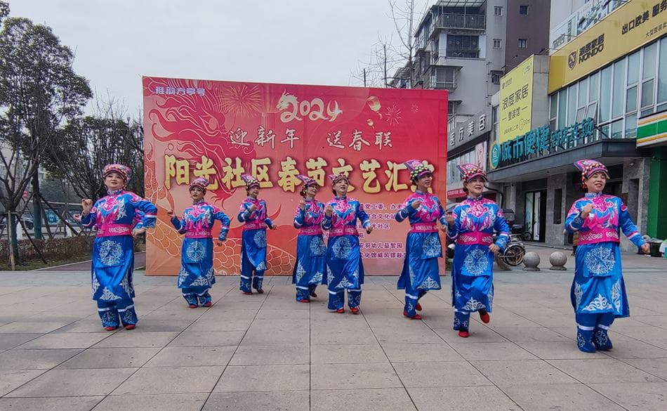 春节的8个晚上丨川西坝子的新年茶与火把场