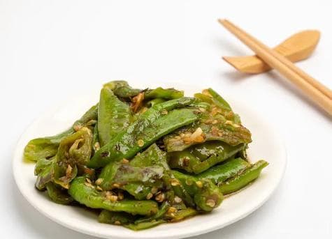 大蒜的科学真相：营养成分、六大功效与食用指南