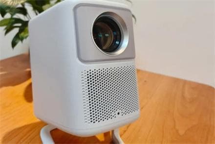 一文详解投影仪工作原理：从光源到清晰画面的完整流程