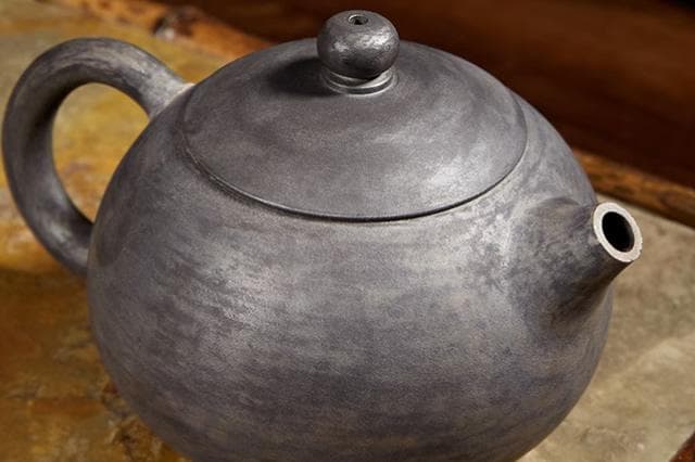 建水紫陶的特点和好处：与紫砂壶的区别及制作工艺详解