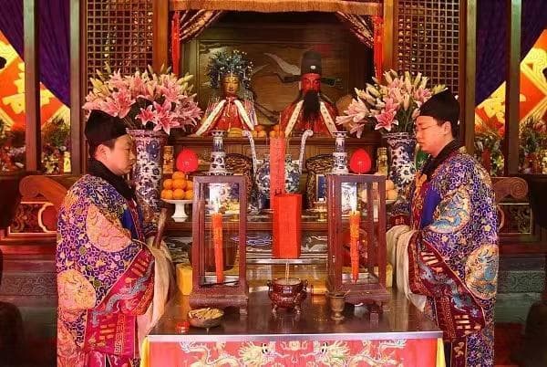 上海城隍庙：一座庙宇见证的城市千年变迁