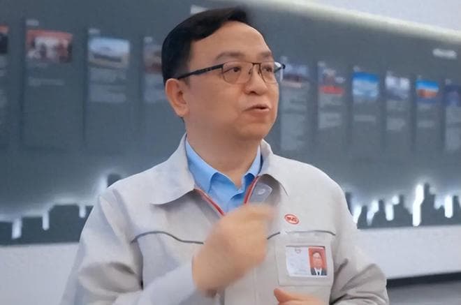 比亚迪王传福：父母双亡，嫂子卖嫁妆养他，现百亿身家报答兄嫂