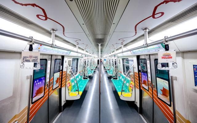 北京地铁8号线：贯穿七区的“地下中轴线”，中轴线专列成文化新亮点