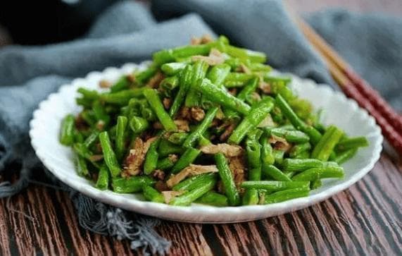 餐厅级豆角炒肉在家就能做，大厨详解烹饪要点