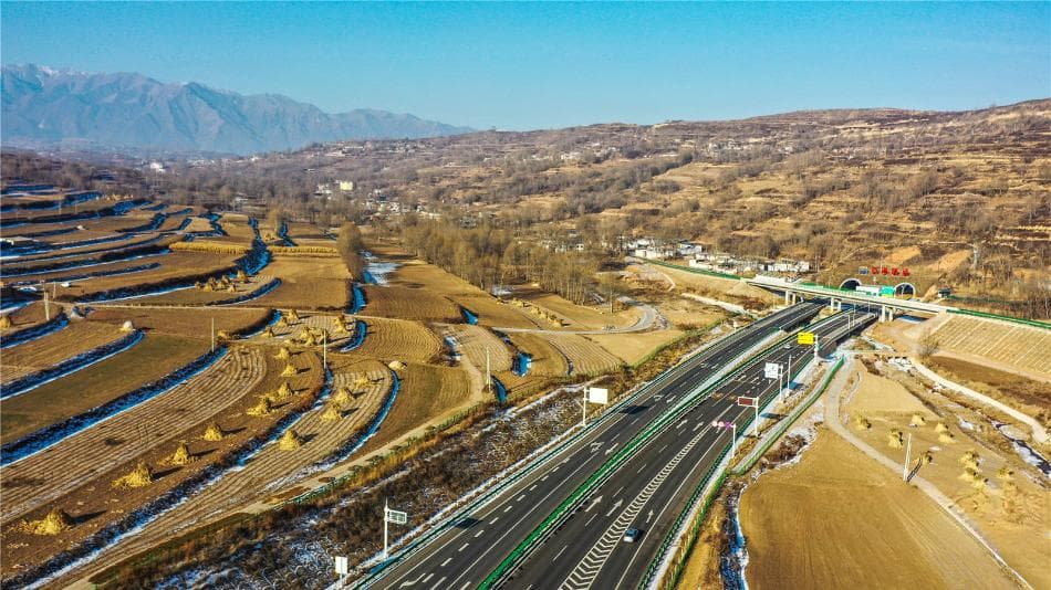 临夏高速公路建设驶入“快车道”