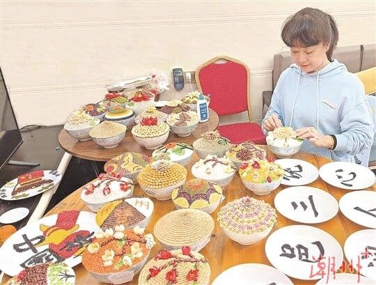 三饶摆桌碗与彩青习俗