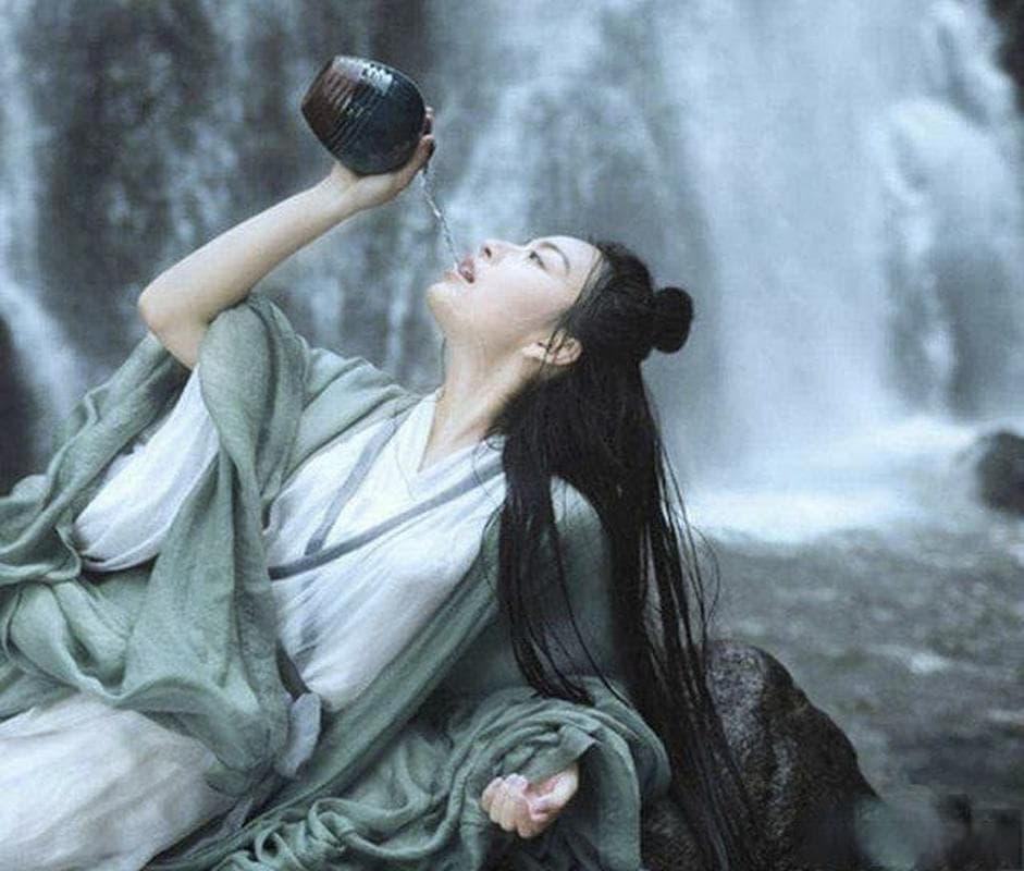 佛教戒酒智慧：六过失与五功德，戒酒向智慧人生航向