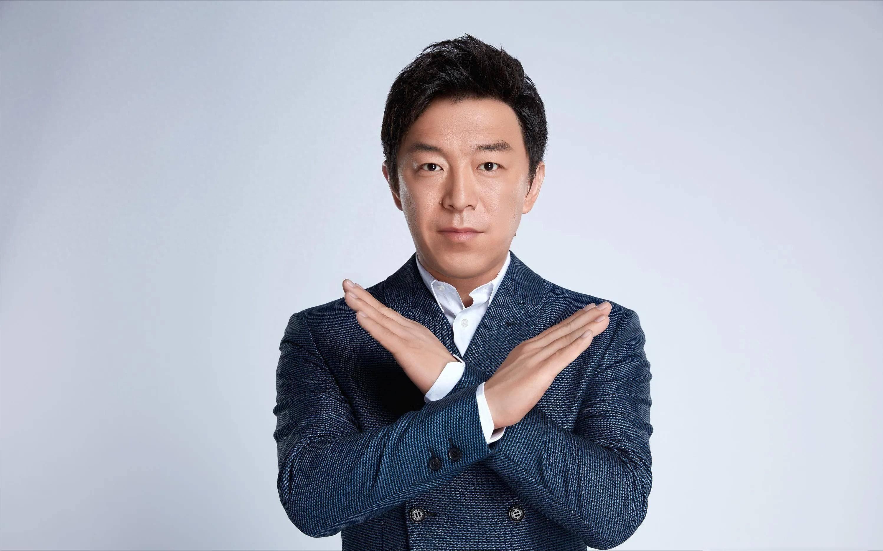 黄渤：从酒吧歌手到综艺咖，新片回归演绎实力派