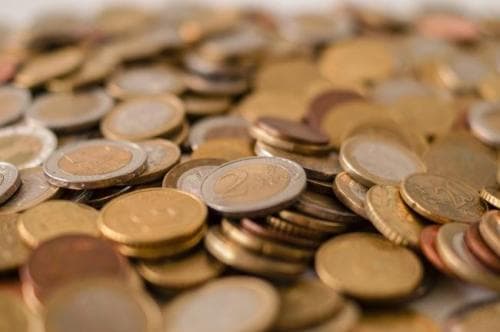 如何利用历史数据进行贵金属预测