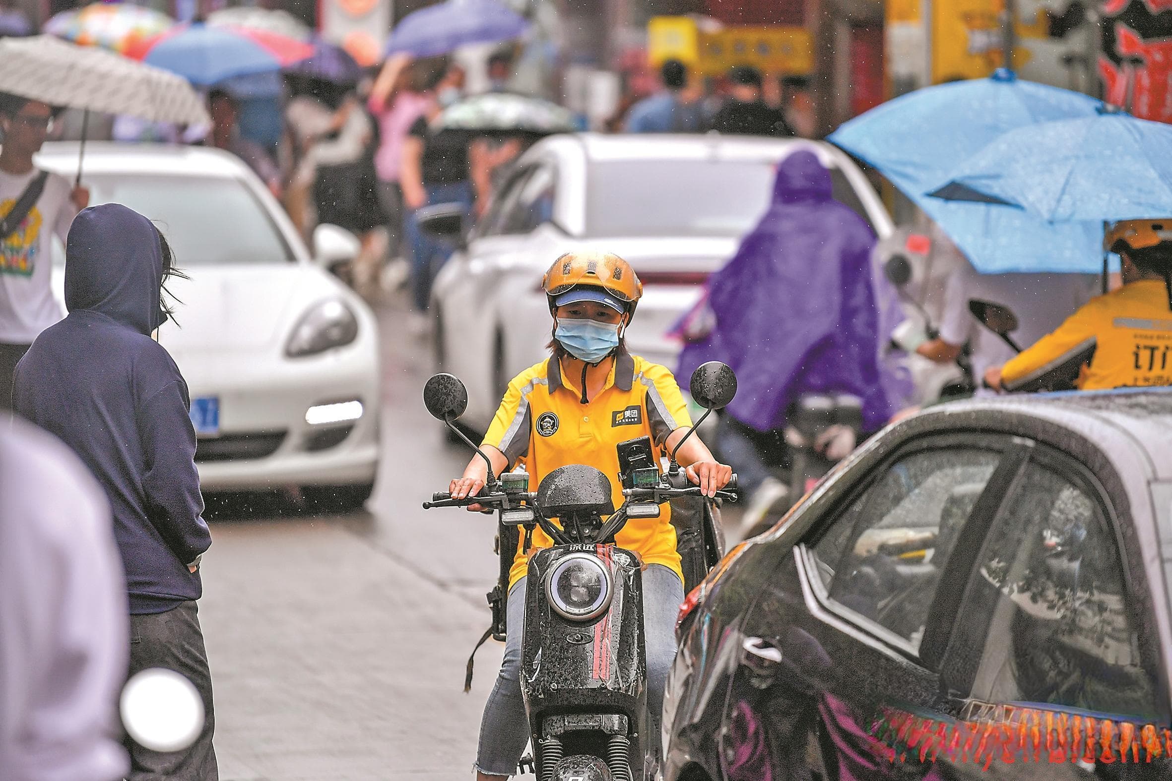 外卖骑手收入曝光：高频骑手月入过万不稀奇